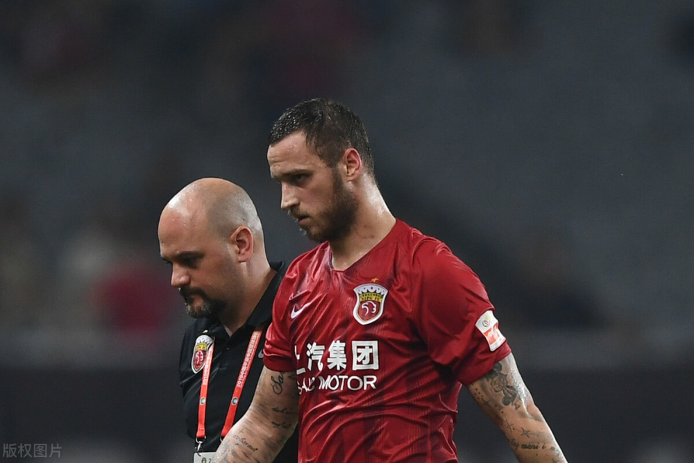 阿扎伦卡在DWG比赛中持续失利,反败为胜引发热议!引发球迷热议 阿扎伦卡在DWG比赛中持续失利,反败为胜引发热议!引发球迷热议